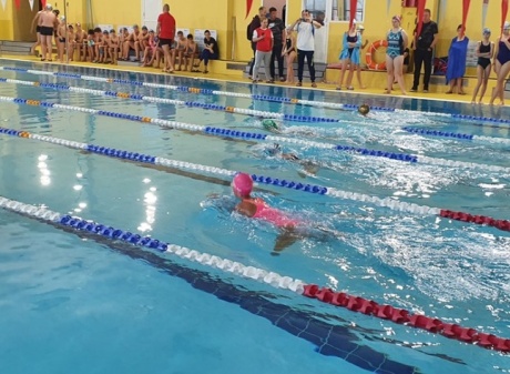 Powiększ obraz: 2021-pływanie-igrzyska dzieci-rejon-7